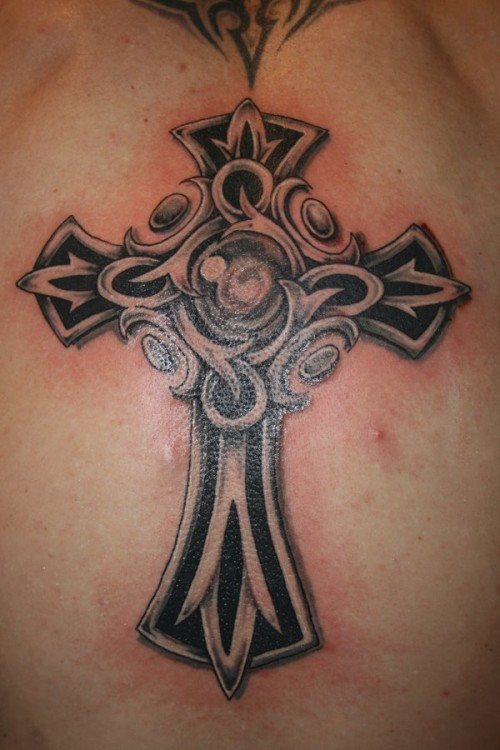 119 Tatuajes con una cruz de la vida, templaria y de hierro