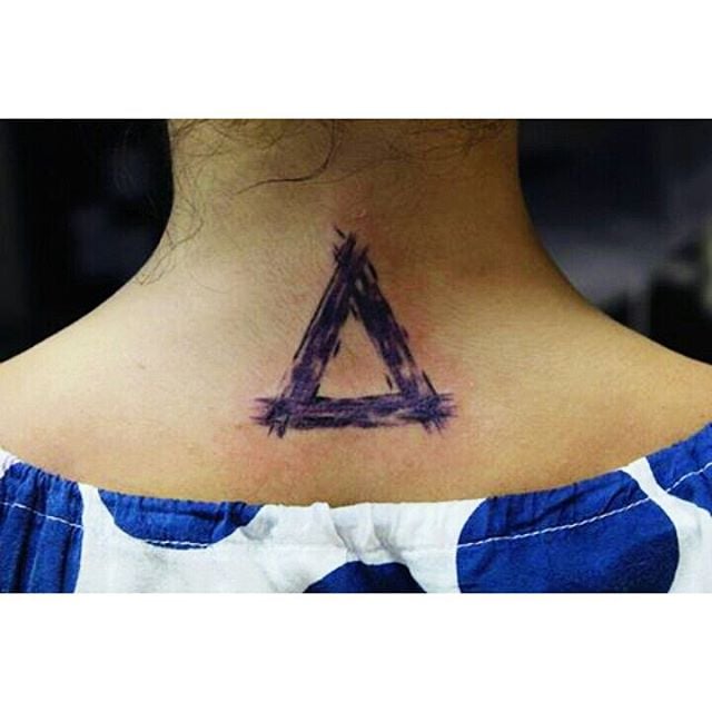 Dreieck Tattoos: verschiedene Bedeutungen für dasselbe Motiv