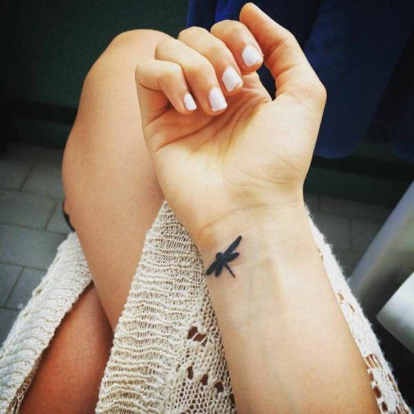 tattoo libelle1053