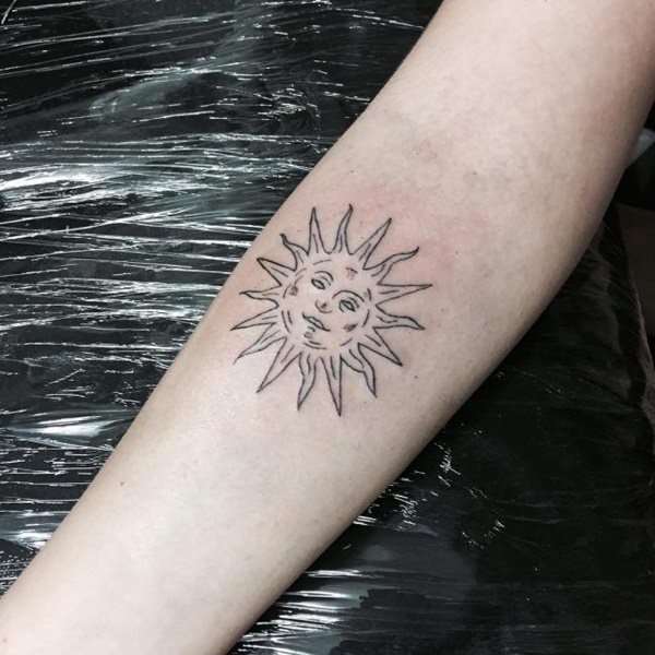 tattoo sonne 1560