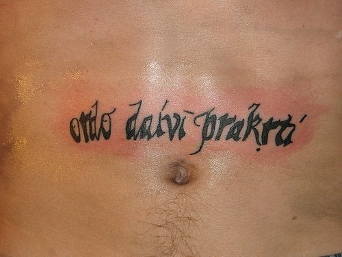 bauchnabel tattoo 1044