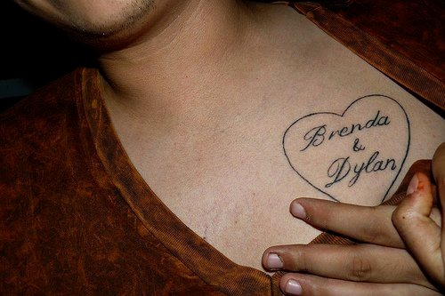 brust tattoo 1015