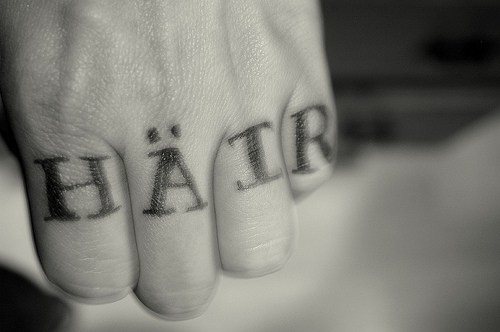 finger gelenke tattoo 555