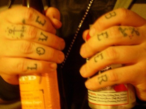 finger gelenke tattoo 524