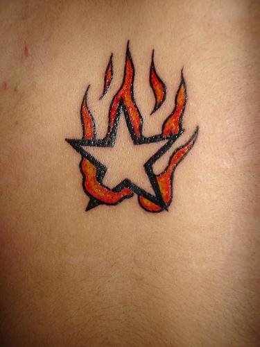 flamme feuer tattoo 1070
