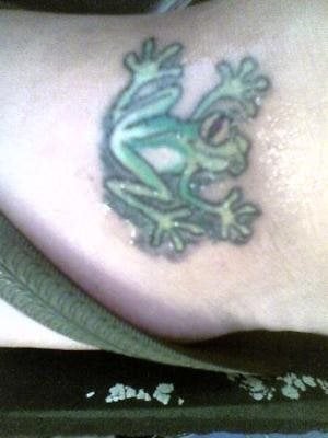frosch tattoo 1070