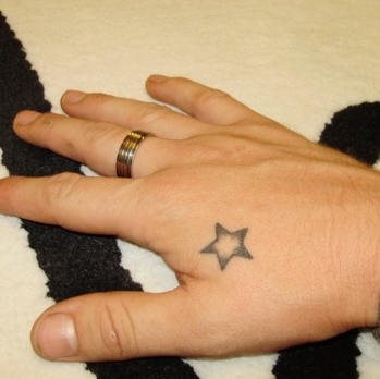 hand tattoo 1021