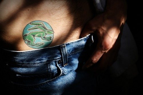 huefte tattoo 569