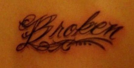 kalligraphie buchstabe tattoo 529