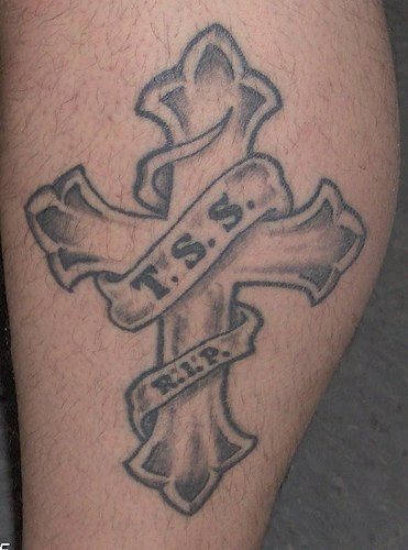 kreuz tattoo 500