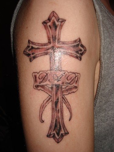 kreuz tattoo 502