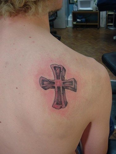 kreuz tattoo 526