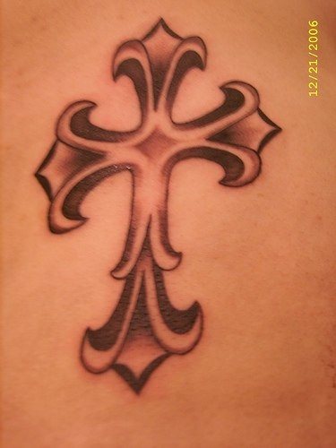 kreuz tattoo 528