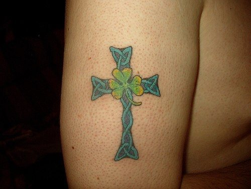 kreuz tattoo 556