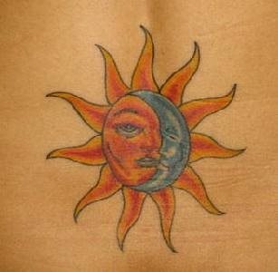 mond sonne tattoo 1049