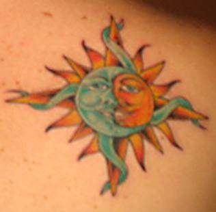 mond sonne tattoo 1056