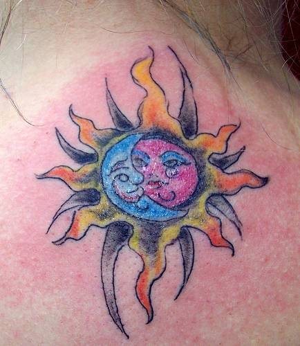 mond sonne tattoo 1064