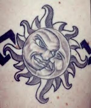 mond sonne tattoo 1013