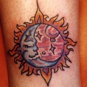 mond sonne tattoo 1029