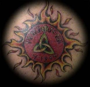 mond sonne tattoo 1046