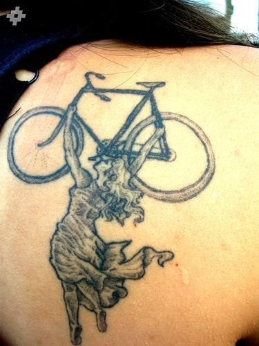 motorradfahrer tattoo 1023