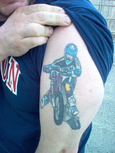 motorradfahrer tattoo 1025