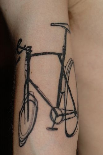 motorradfahrer tattoo 1045