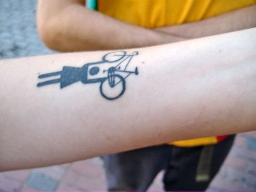 motorradfahrer tattoo 1046