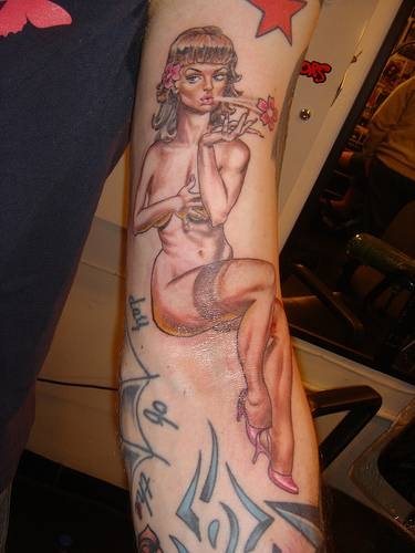 pin up tattoo 1005