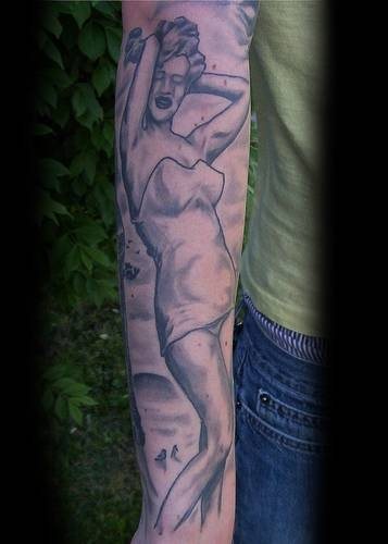 pin up tattoo 1014