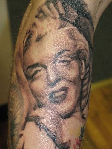 pin up tattoo 1029