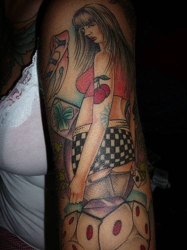 pin up tattoo 1040