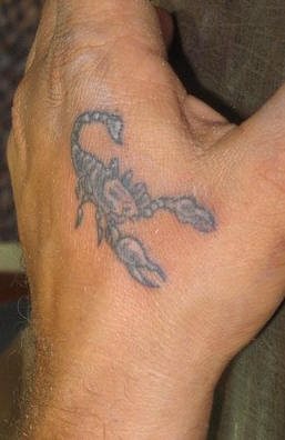 skorpion tattoo 1023