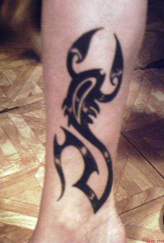 skorpion tattoo 1030
