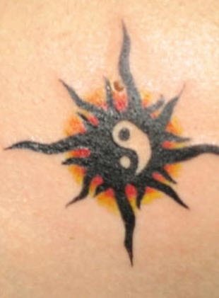 yin und yang tattoo 1005