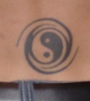 yin und yang tattoo 1009