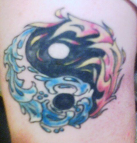 yin und yang tattoo 1022