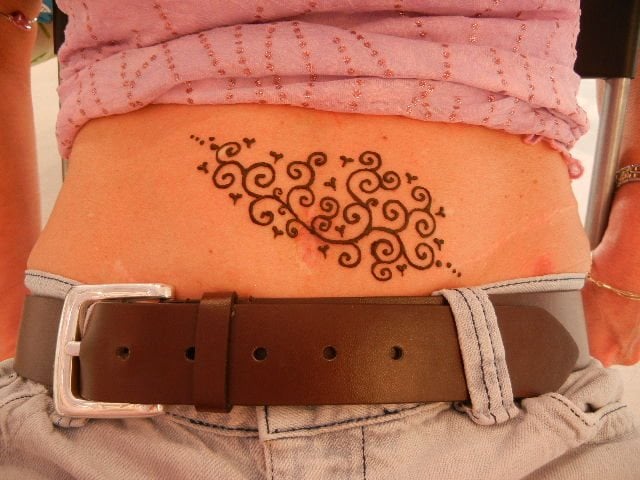 bauch tattoo 01