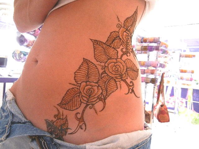 bauch tattoo 03