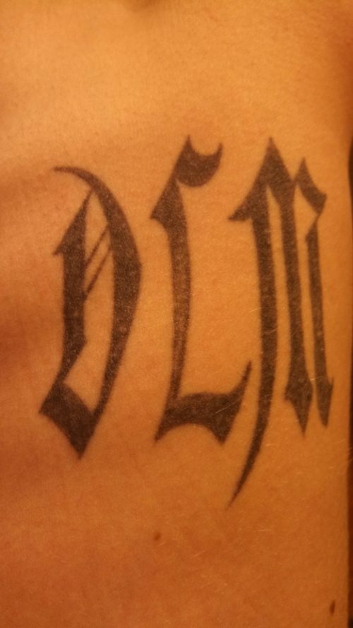 initiale tattoo 30