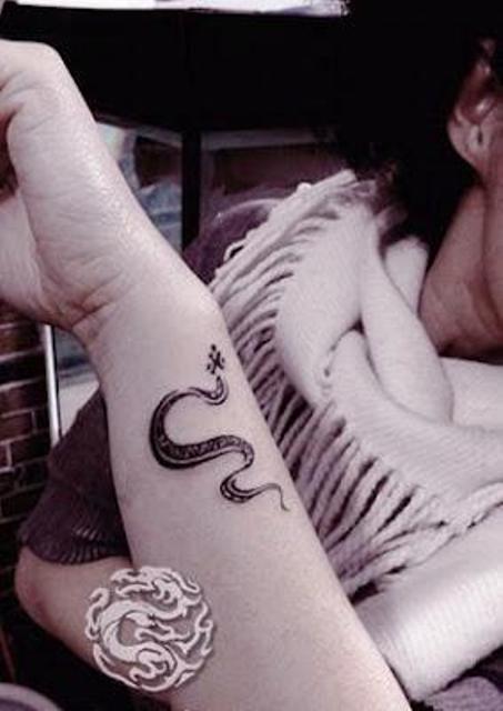 kobra tattoo 60