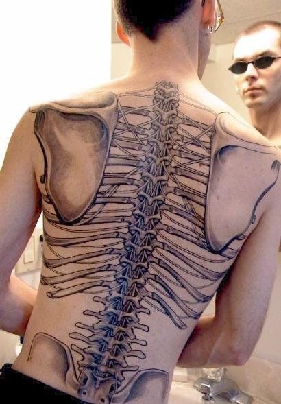 Motive mann rücken tattoo Rücken Tattoo