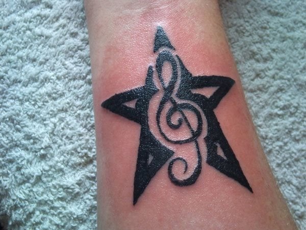 violinschlussel tattoo 33