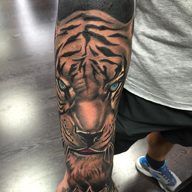 Arm Mann Tattoo 139