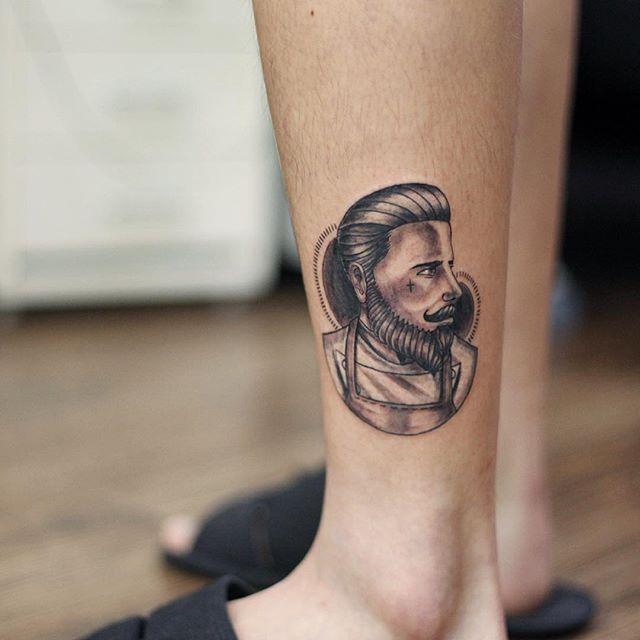 Bein Mann Tattoo 169