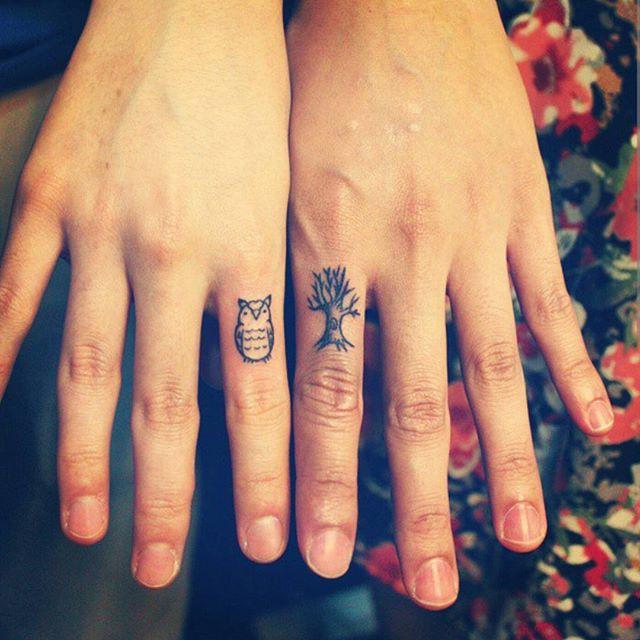 Fingern Tattoo 01
