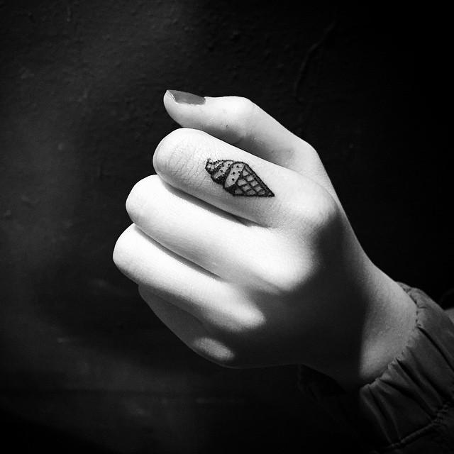 Fingern Tattoo 117