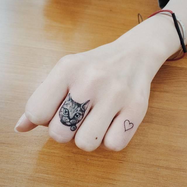 Fingern Tattoo 147