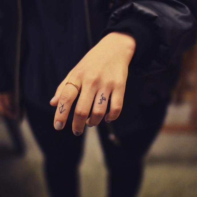 Fingern Tattoo 155