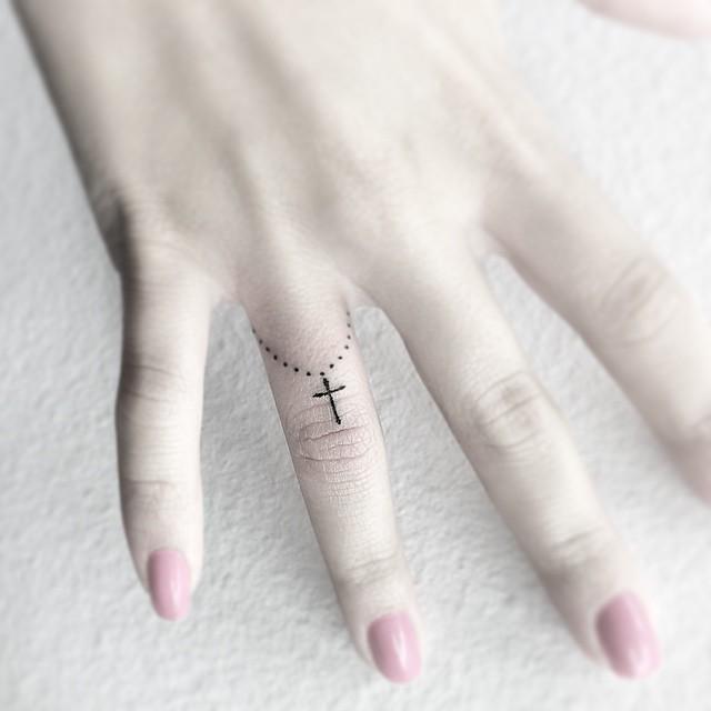Fingern Tattoo 157